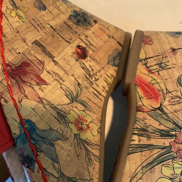 b.o.c. Wedge Sandals, size 8M - Picture 8 of 15